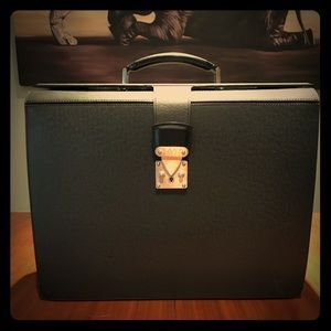 Louis Vuitton Men’s Briefcase